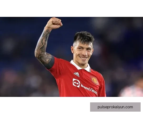 滕哈赫战术优点引发热议，球队整体表现稳健且具竞争力